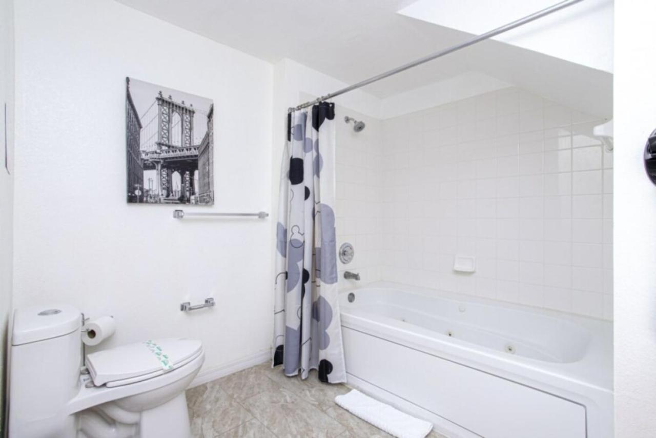 Charming 3-bedroom In Gated Community - Your Perfect Getaway! Kissimmee