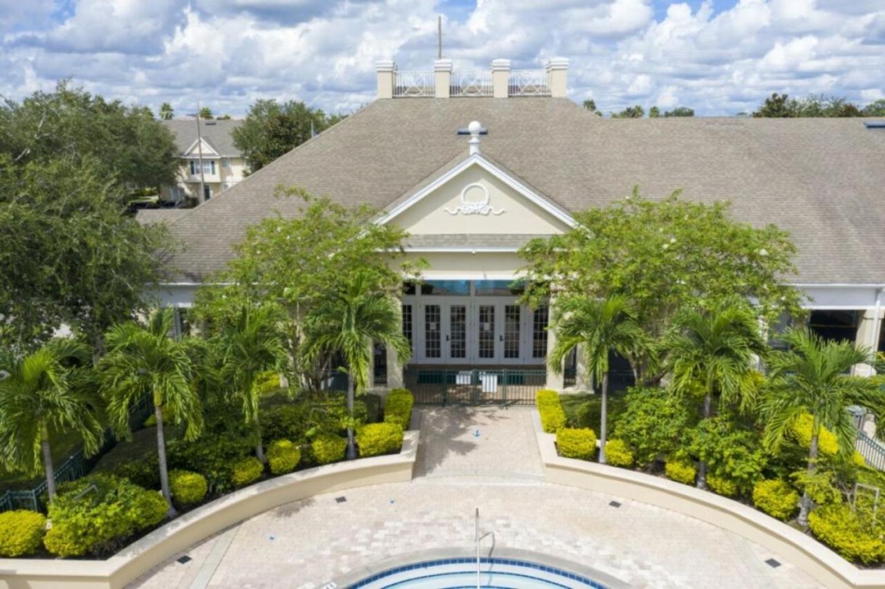 Charming 3-bedroom In Gated Community - Your Perfect Getaway! *